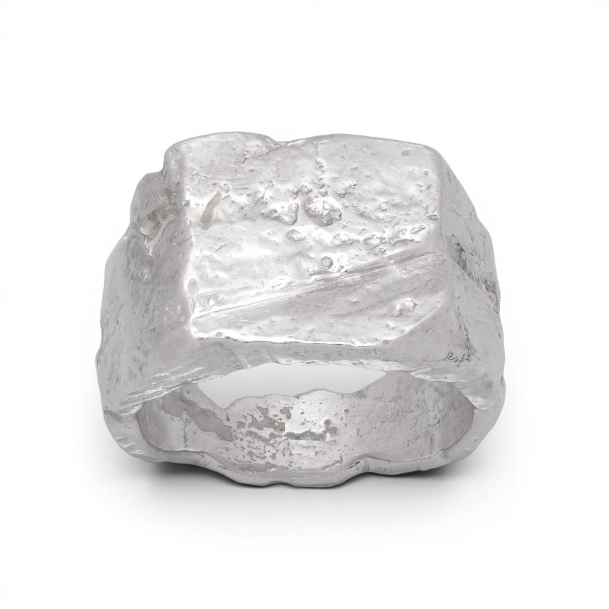 Gritty Square Signet